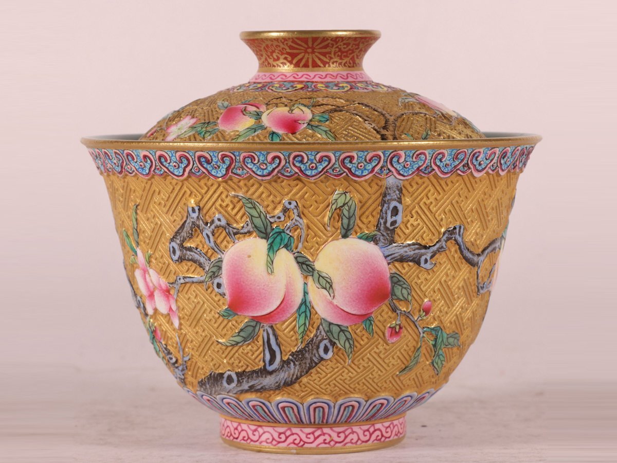 人間国宝 金城次郎 線彫魚海老文壺 金城次郎 壺屋焼『線彫