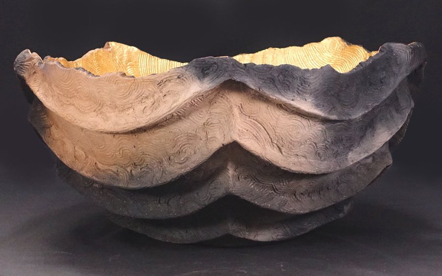 坂田甚内作 白釉金彩角皿 送料込み250606 坂田甚内作 白釉金彩角皿