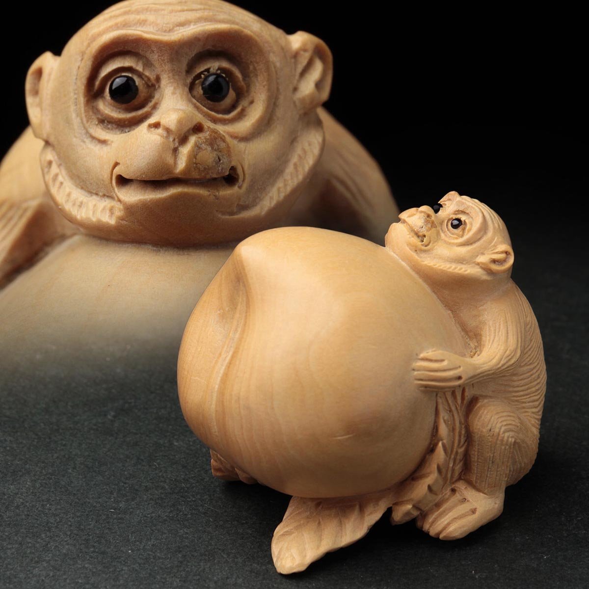 ともたん様専用です【動物天然素材の根付け】猿の根付け 縁起物 骨董品