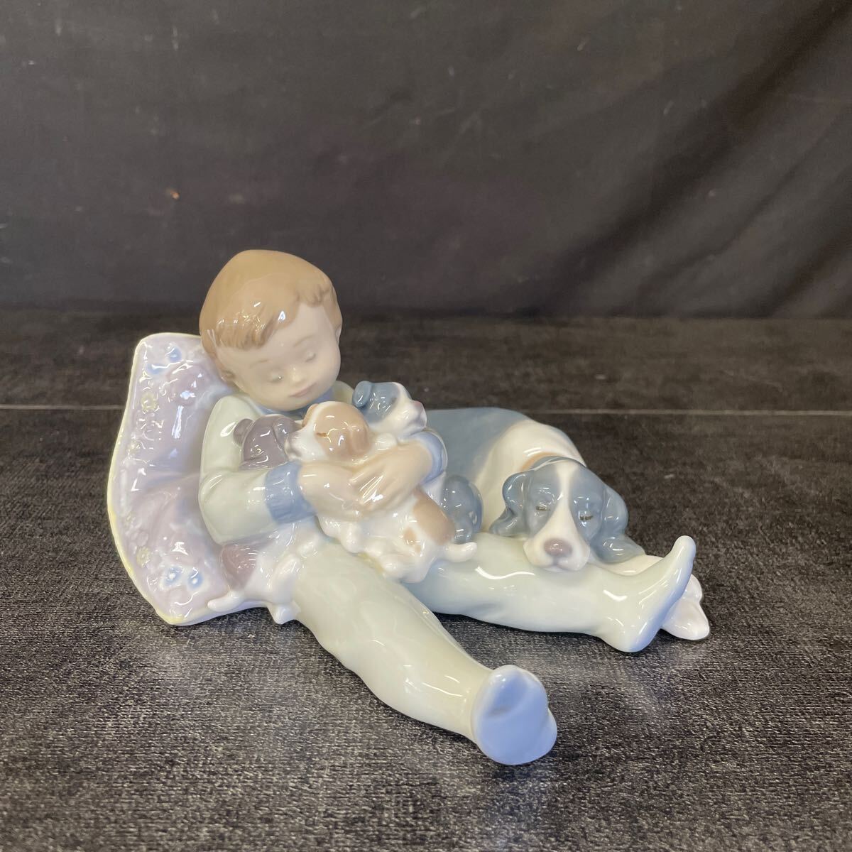 Yahoo!オークション -「リヤドロ みんなおねんね」の落札相場・落札価格