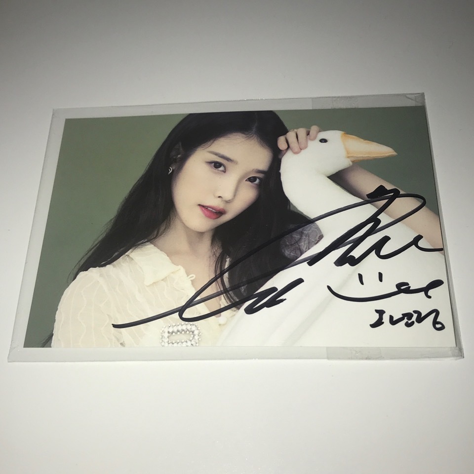 Yahoo!オークション -「iu サイン」の落札相場・落札価格