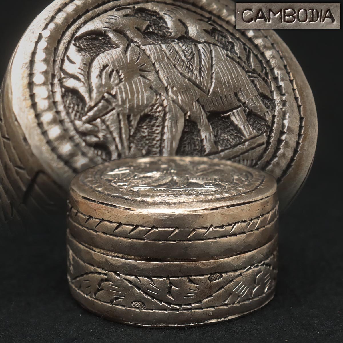 銀製 宝石箱 silver950 鍵付 唐草紋様手彫り 骨董品 銀製 宝石箱