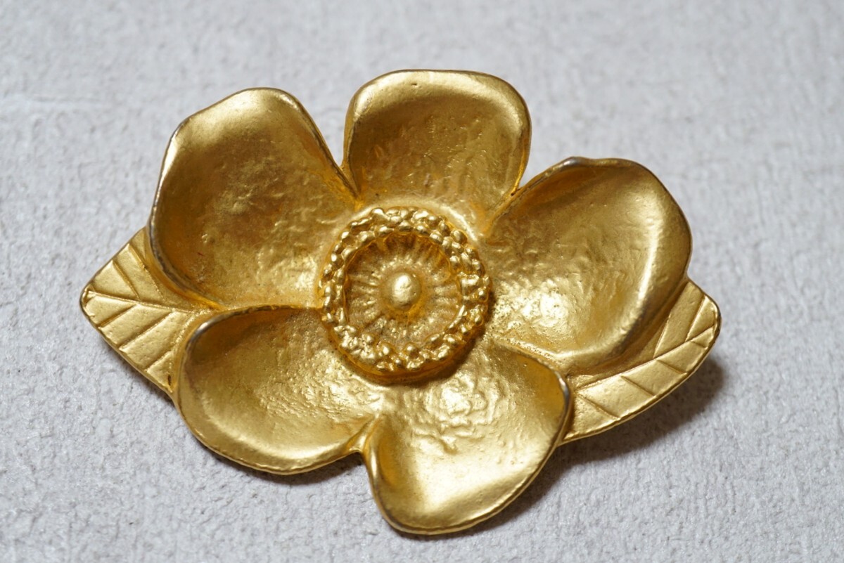 Yahoo!オークション -「ケンゾー kenzo」(ブローチ) (レディース