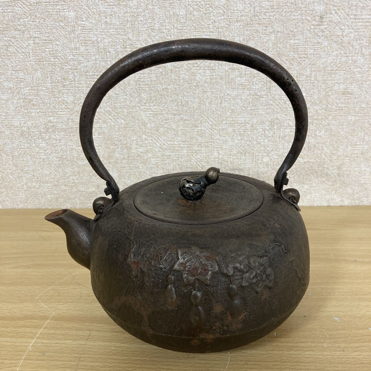 Yahoo!オークション -「南部 秀山」(鉄瓶) (鉄製)の落札相場・落札価格