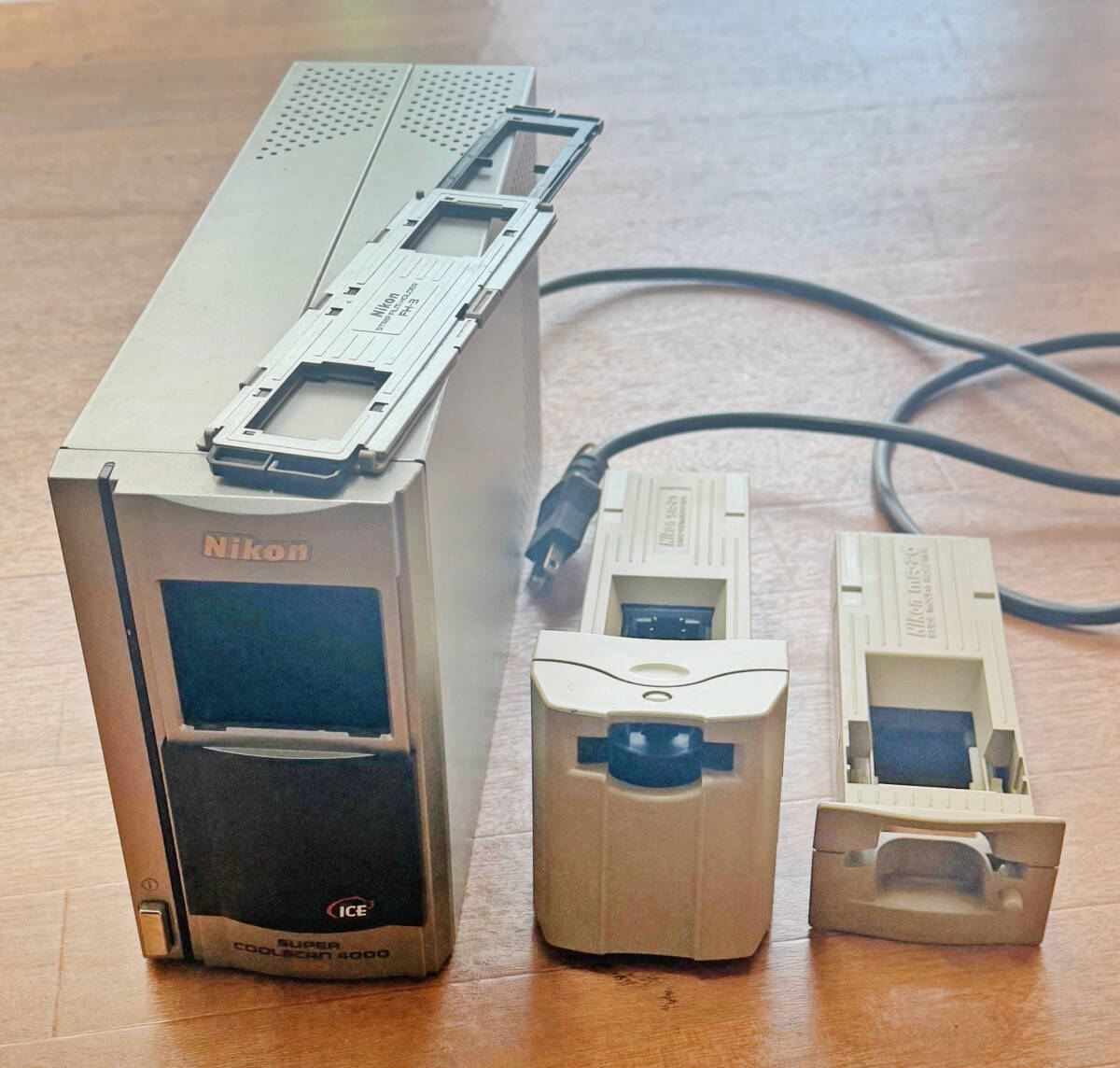 Yahoo!オークション -「フィルム スキャナー ニコン 4000」の落札相場