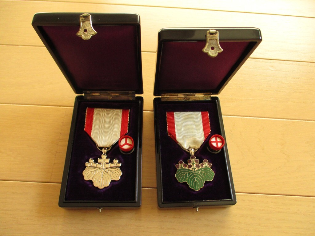 Yahoo!オークション -「戦争 日本軍」(勲章) (徽章)の落札相場・落札価格