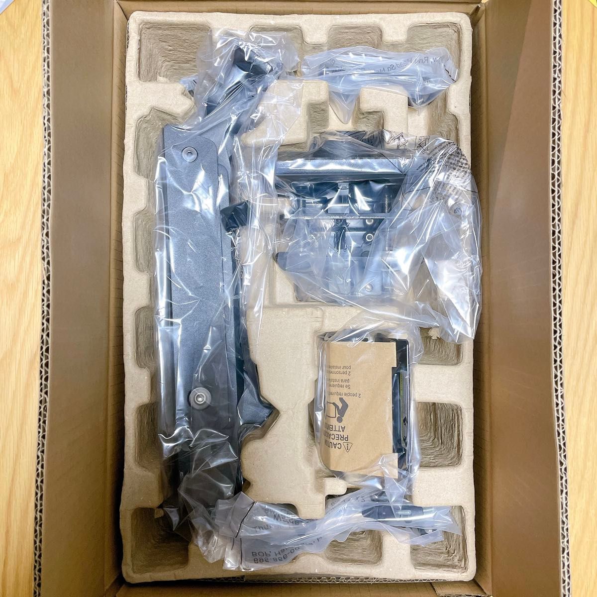 エルゴトロン TRACE (トレース) + モニターアーム補強プレート付き