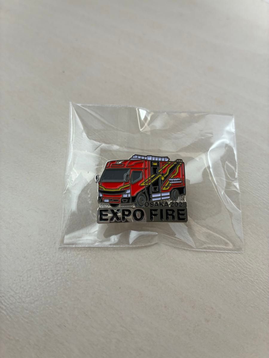 大阪万博 限定 EXPO FIRE 消防車ピンバッジ 2個セット 万博消防 消防車
