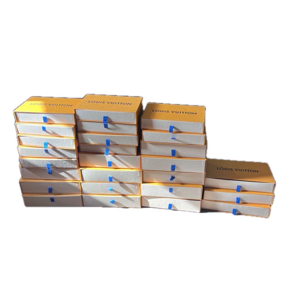 Yahoo!オークション -「ルイヴィトン 空箱」の落札相場・落札価格