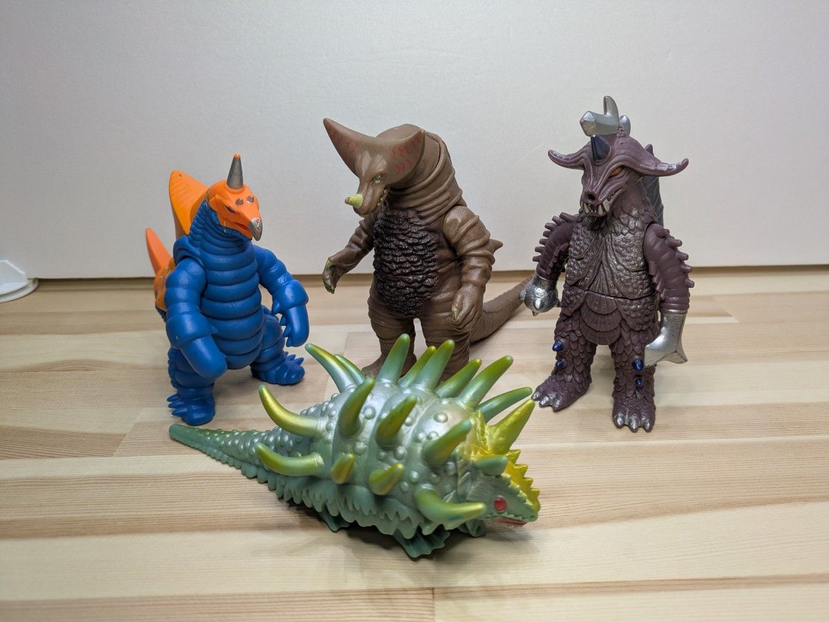 ベアモデル ガブラ ソフビ TV版 原作カラー風塗装 ウルトラセブン 円谷