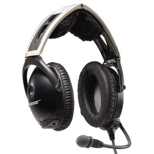 ボーズ、航空機のパイロット用ノイズキャンセルヘッドフォン