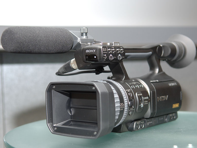 ソニー、24p/30p撮影が可能な業務用HDVカメラ
