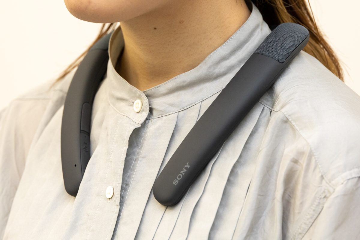 ソニー、マイク×2基搭載のWeb会議向けネックスピーカー - AV Watch