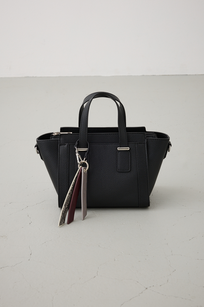 チャームセットトラペイズドバッグ｜WOMEN｜250IAC55-2321｜AZUL BY