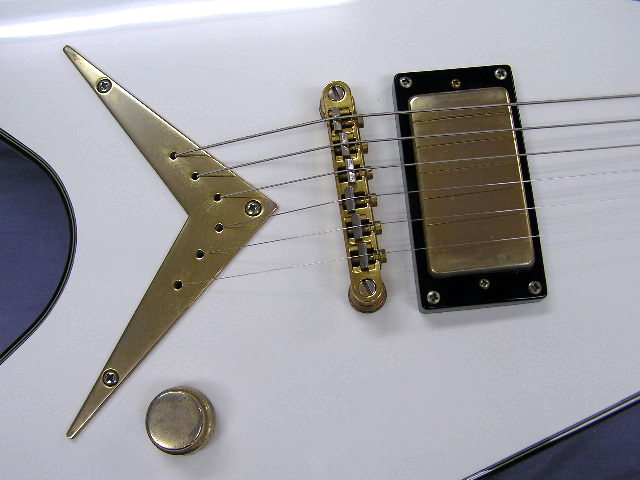 DEAN V SERIES / V WHITE GOLD – 神戸ギターショップ B-West