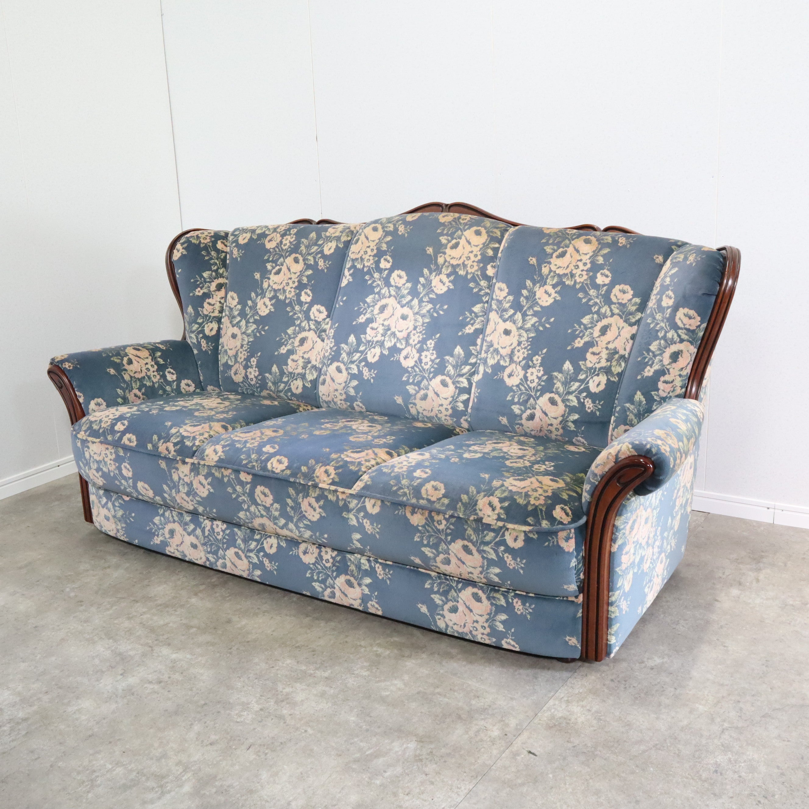 カリモク コロニアルシリーズ クラシック花柄ソファ 肘掛け付き