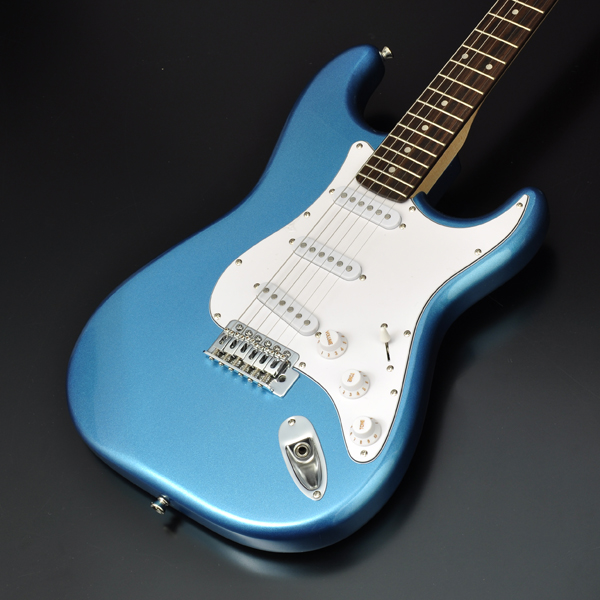 Bacchus BTS-1R グリーンのストラトタイプ ソフトギターケース付 BST