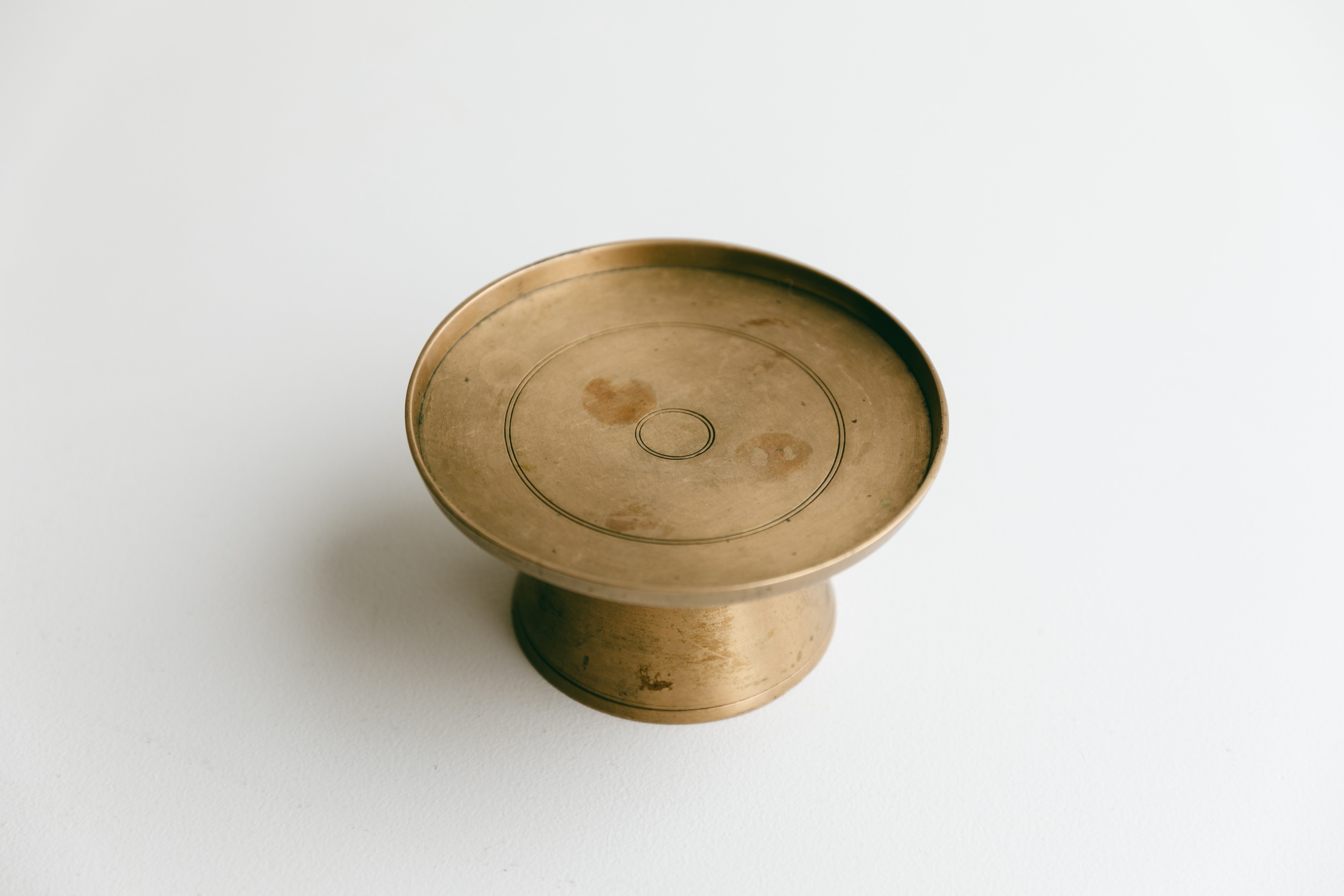 アンティーク品】李朝時代 真鍮製高台（0RK） – BAKEAT