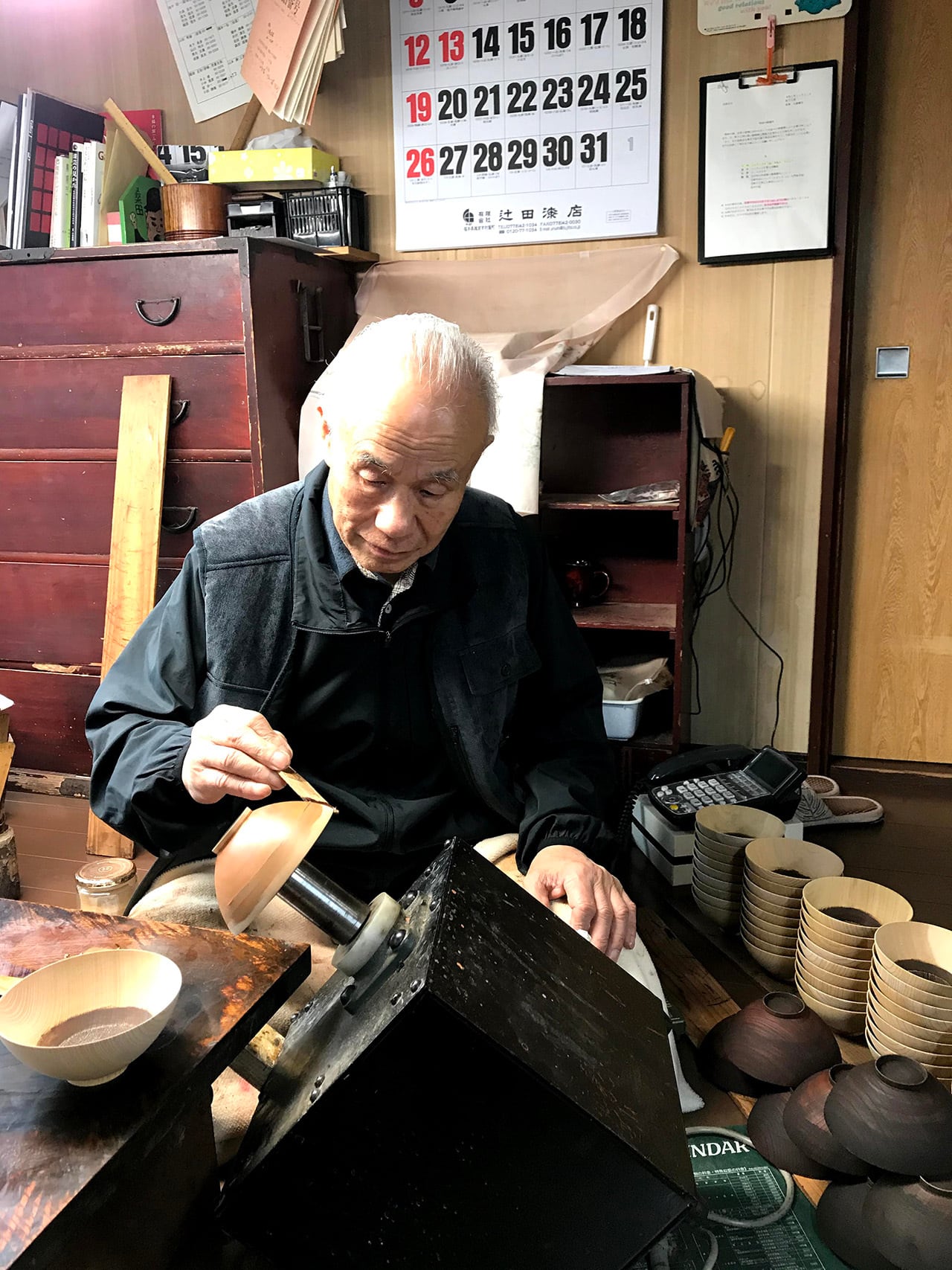 丼、うどん、お蕎麦、お雑煮にピッタリの大きなお椀。【 合鹿椀 】 色