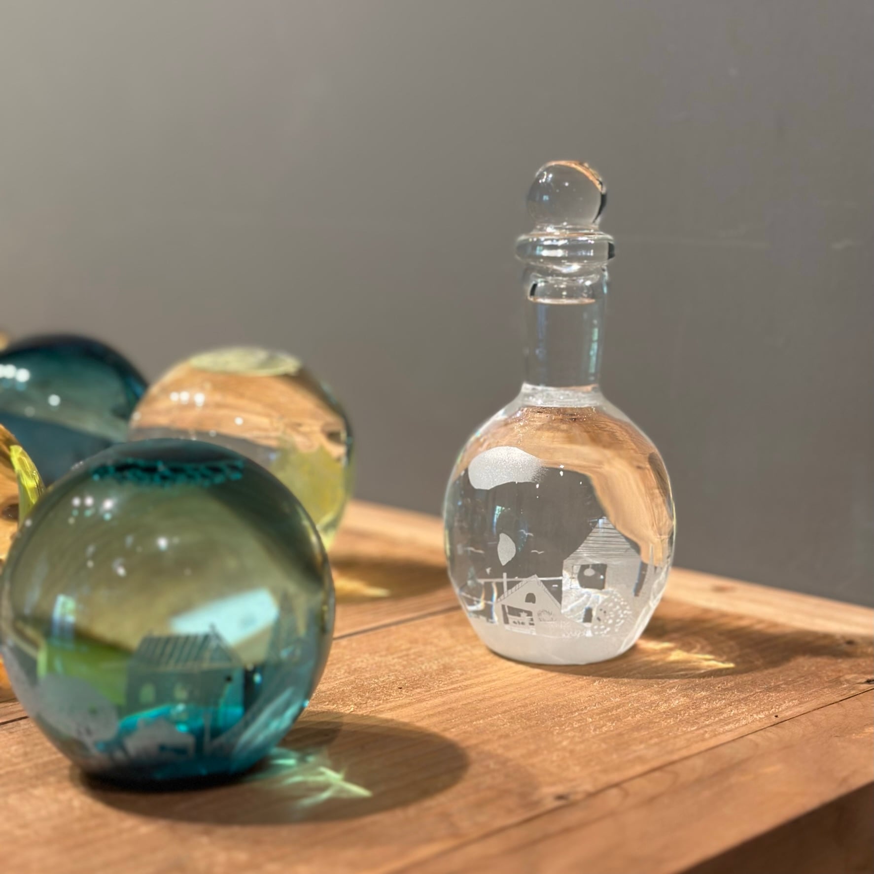 金津沙矢香 展】スノードームの店頭抽選は本日まで受付です | gallery 一白