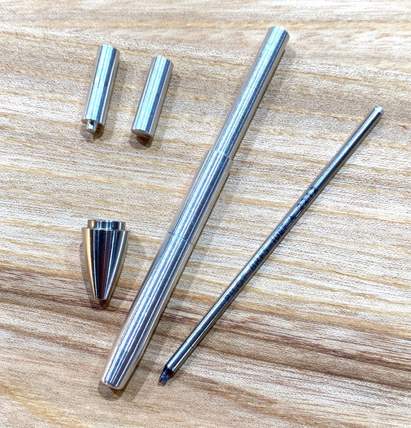 屋久杉浮造り国産漆錫・鶯(たまもの・うぐいす)-3889】ボールペン | 匠