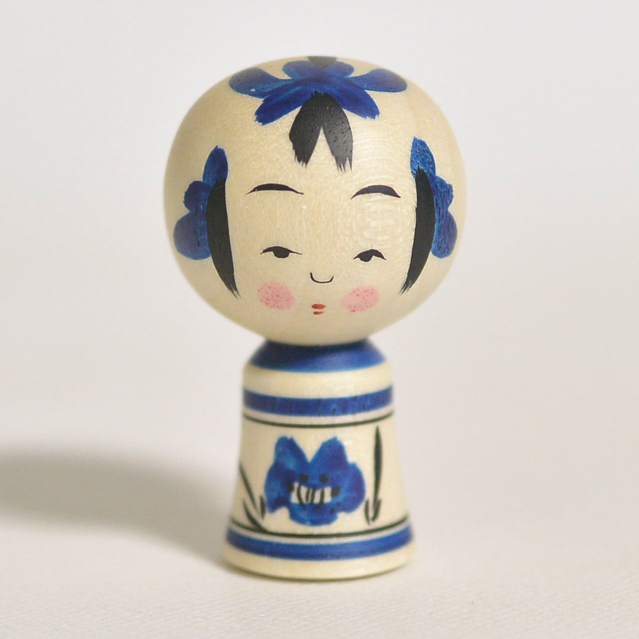 青の小寸こけし（ミニこけし） 約1.5寸 約4.5cm 鈴木明 工人（作並系