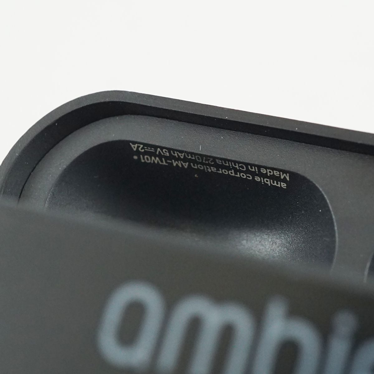 ambie AM-TW01 充電ケースのみ USED美品 ワイヤレスイヤホン 充電器