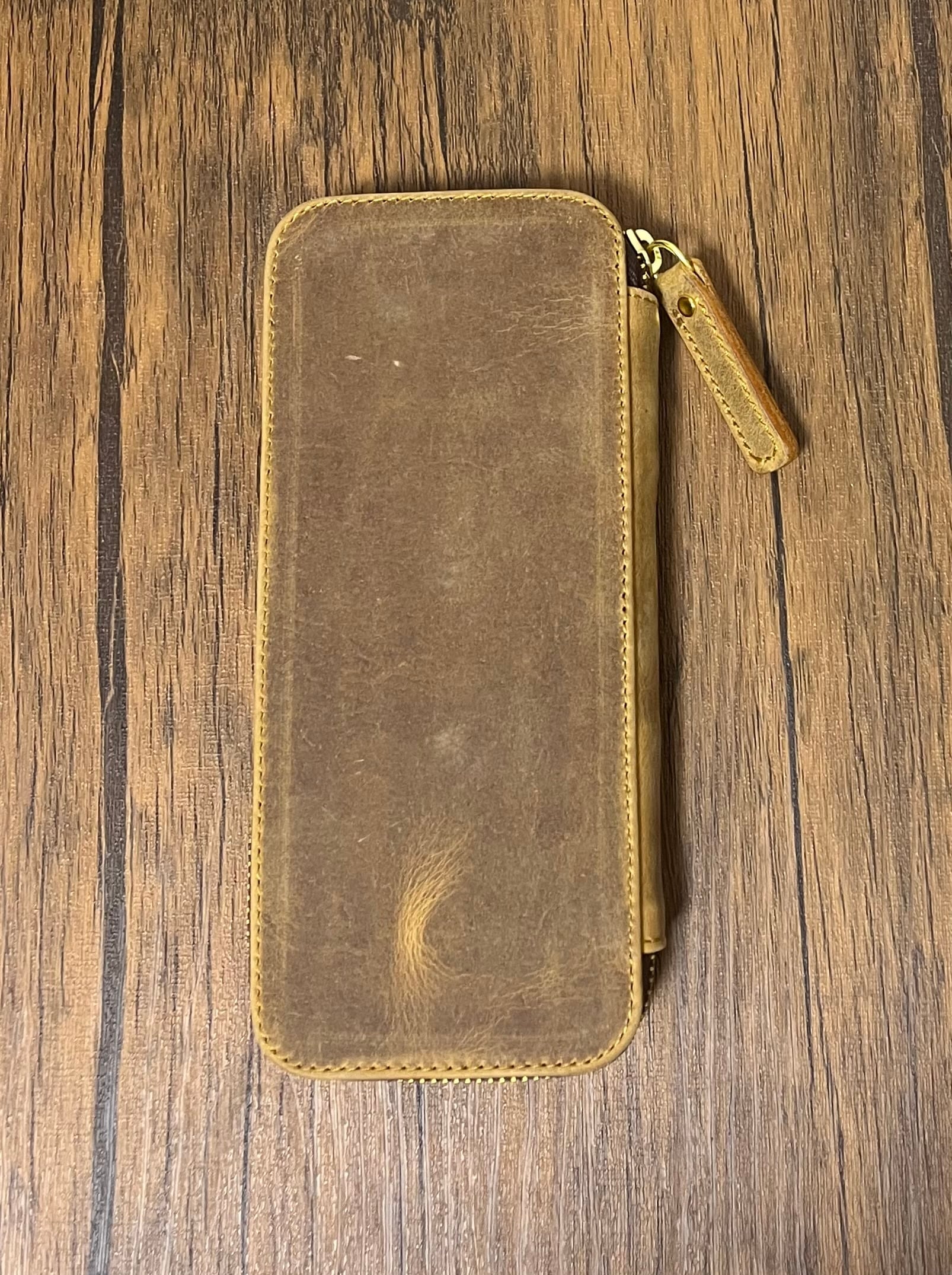 バハギア ペンケース ラウンドジップ型 クレイジーホース オリーブ