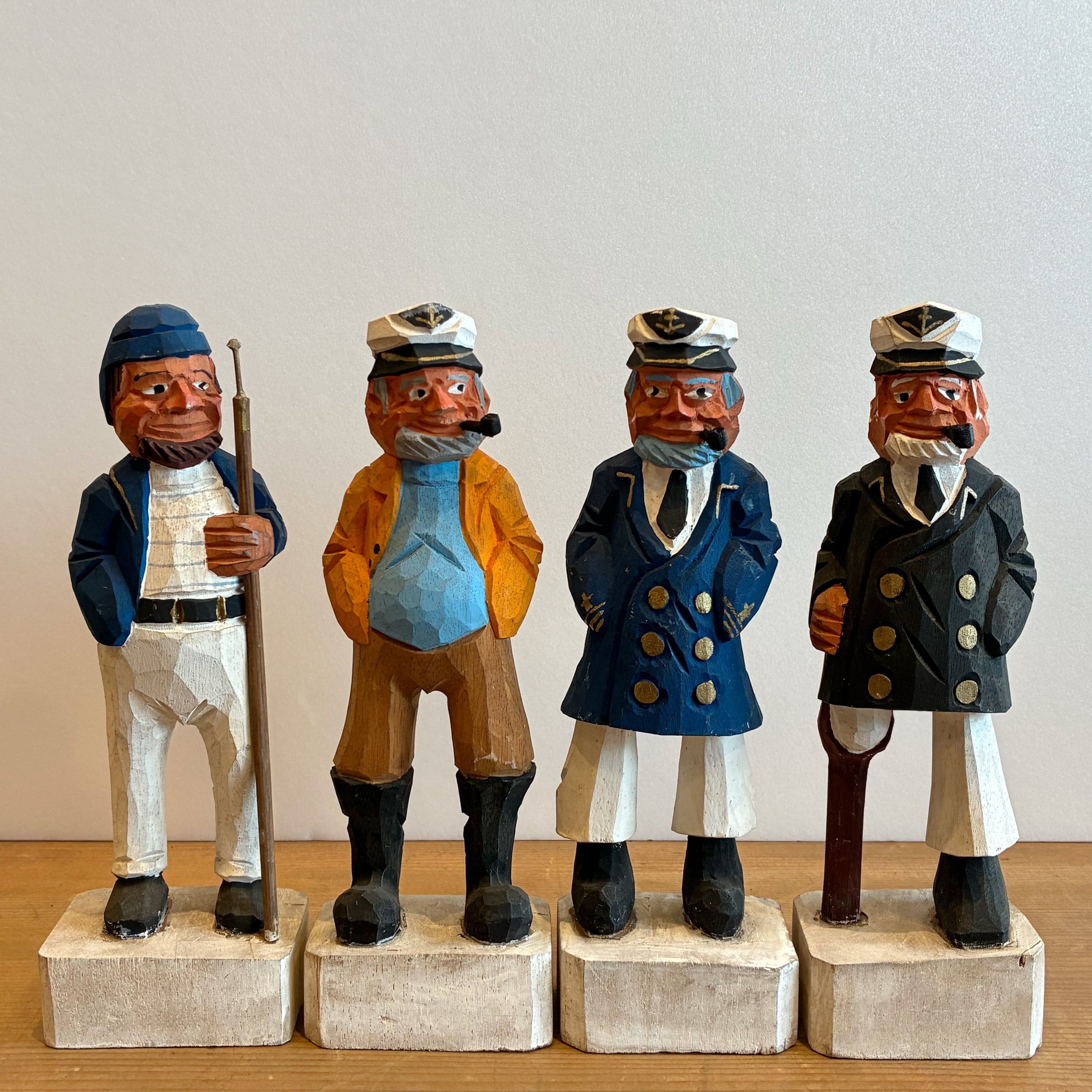 模型3点セット 帆船 灯台 マドロス人形（船長） 木彫り マドロス人形