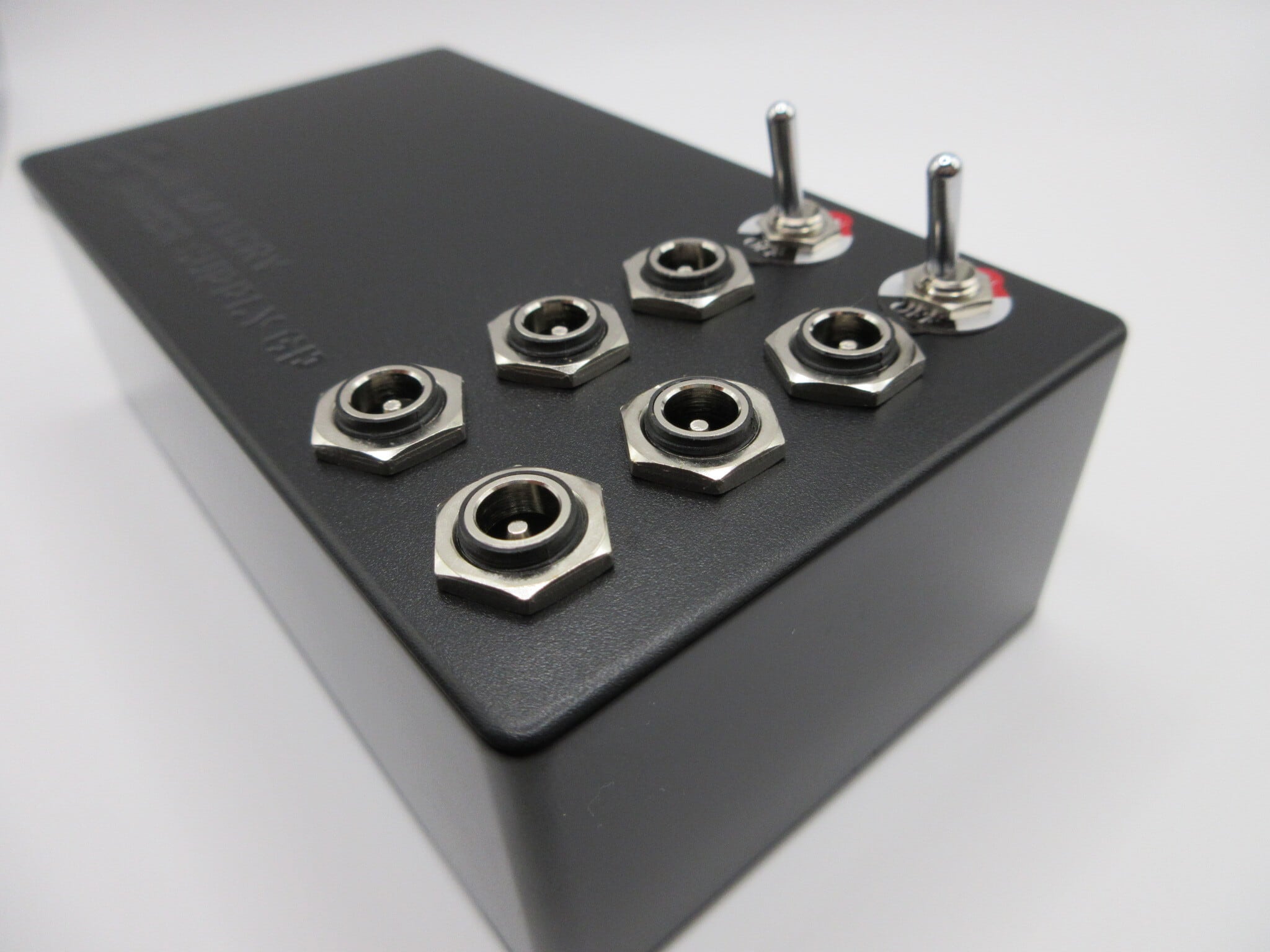 エフェクター用9V乾電池パワーサプライ 電池6個タイプ | HF GUITAR