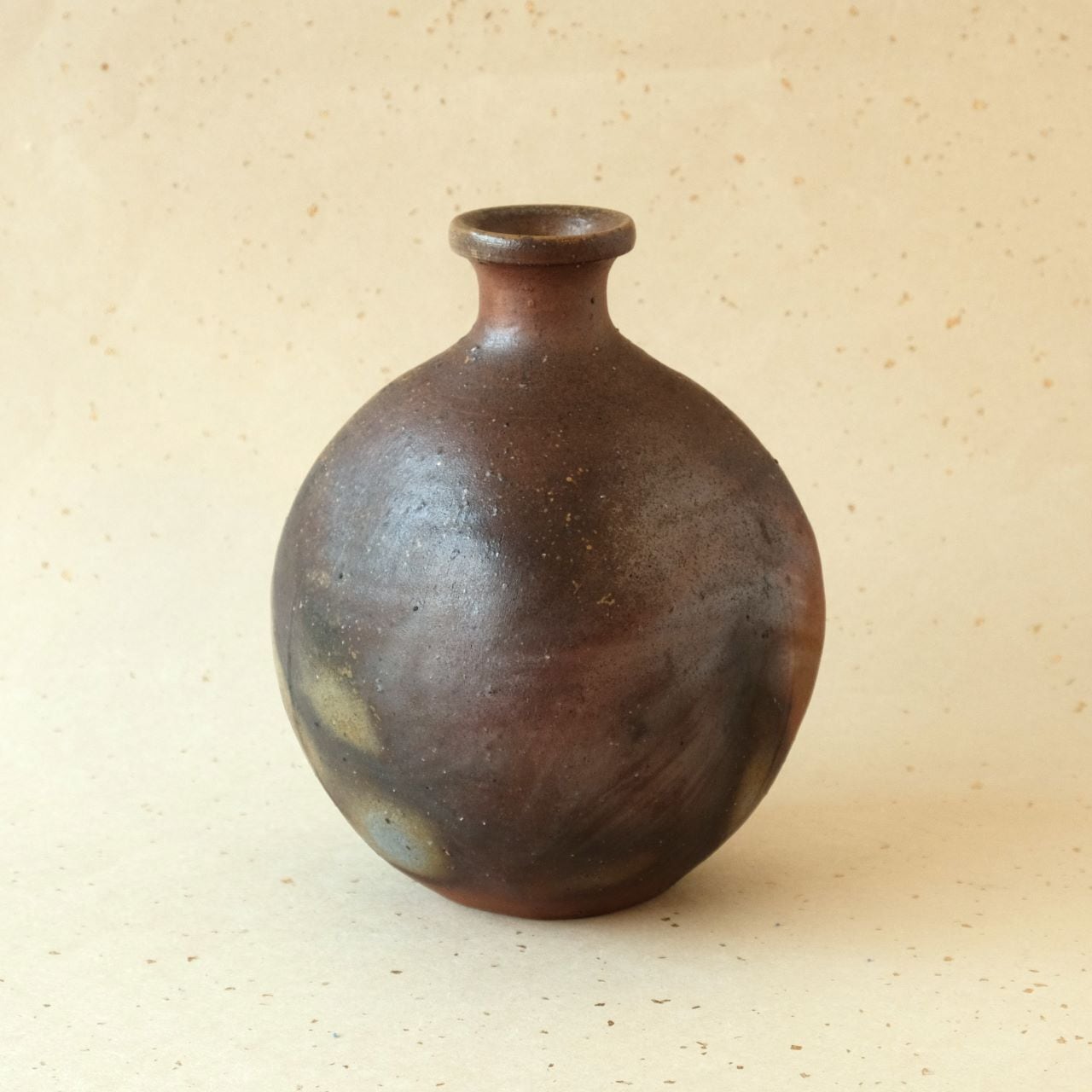 徳利形花入 TOKKURIGATAHANAIRE | 備前焼窯元 宝山窯｜hozangama lab.+