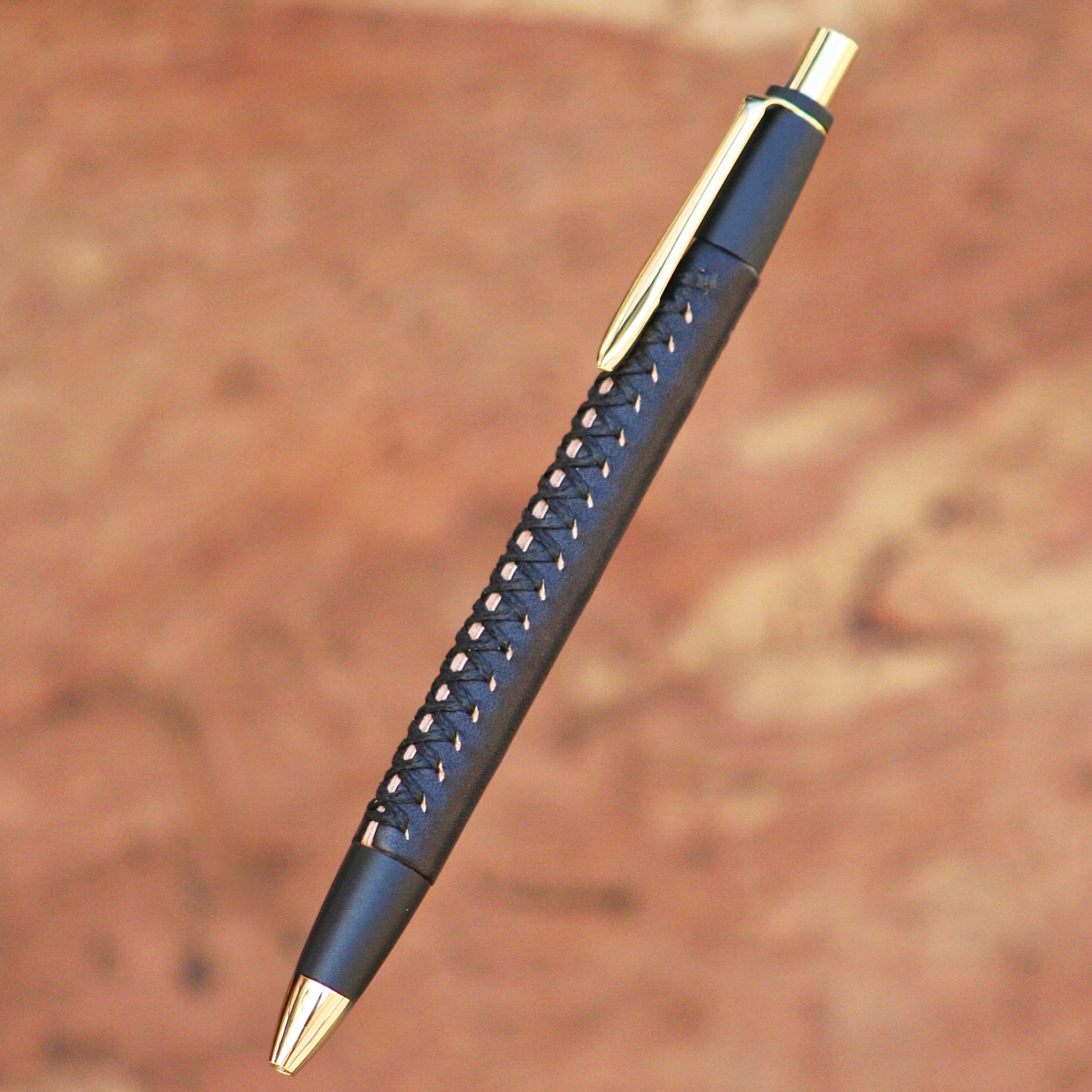 シックザール Schicksal 特上ヌメ革節目模様 シャーペン 革軸ペン