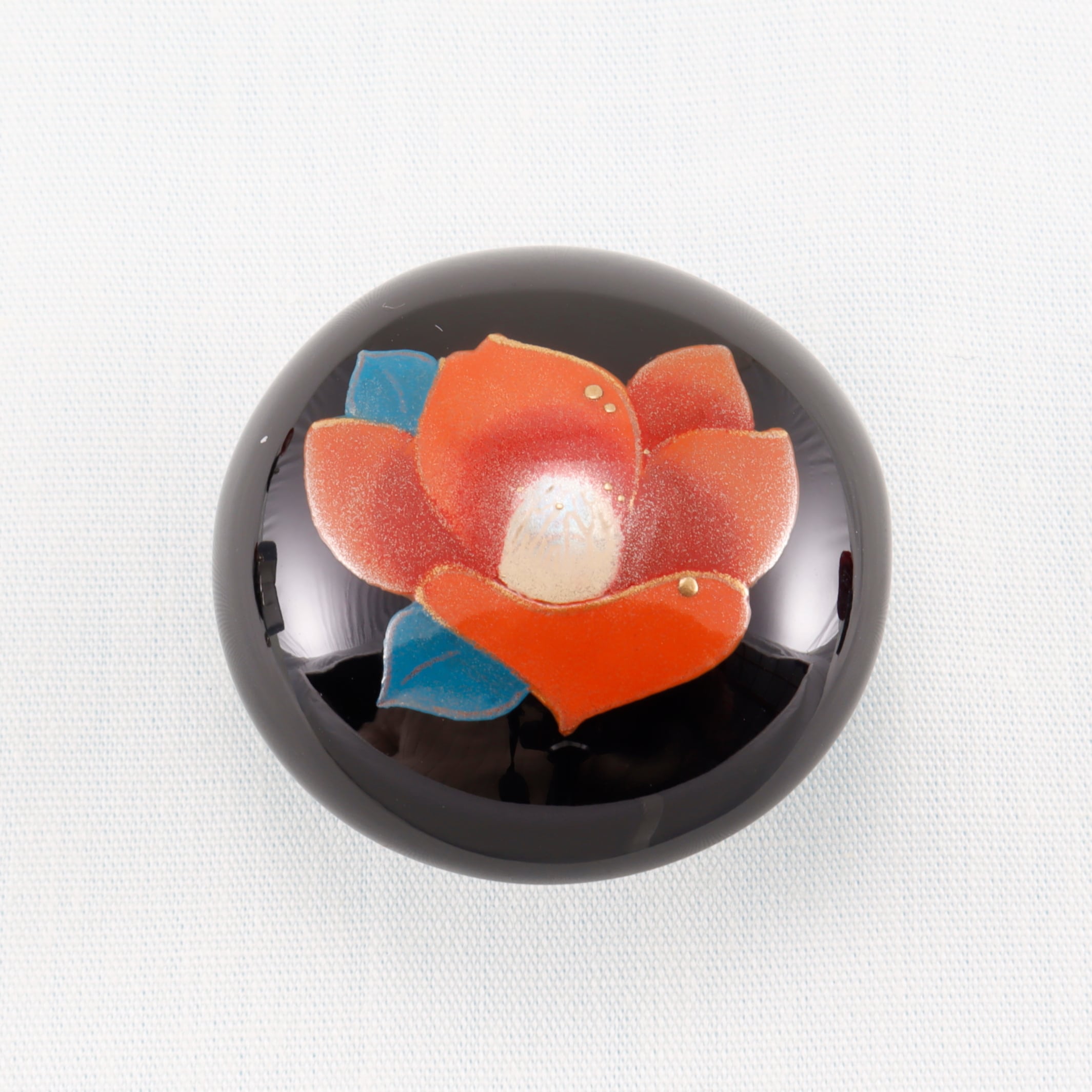 152 輪島塗 ピンアクセサリー／黒塗／椿蒔絵 | 輪島塗 加藤漆器店 公式