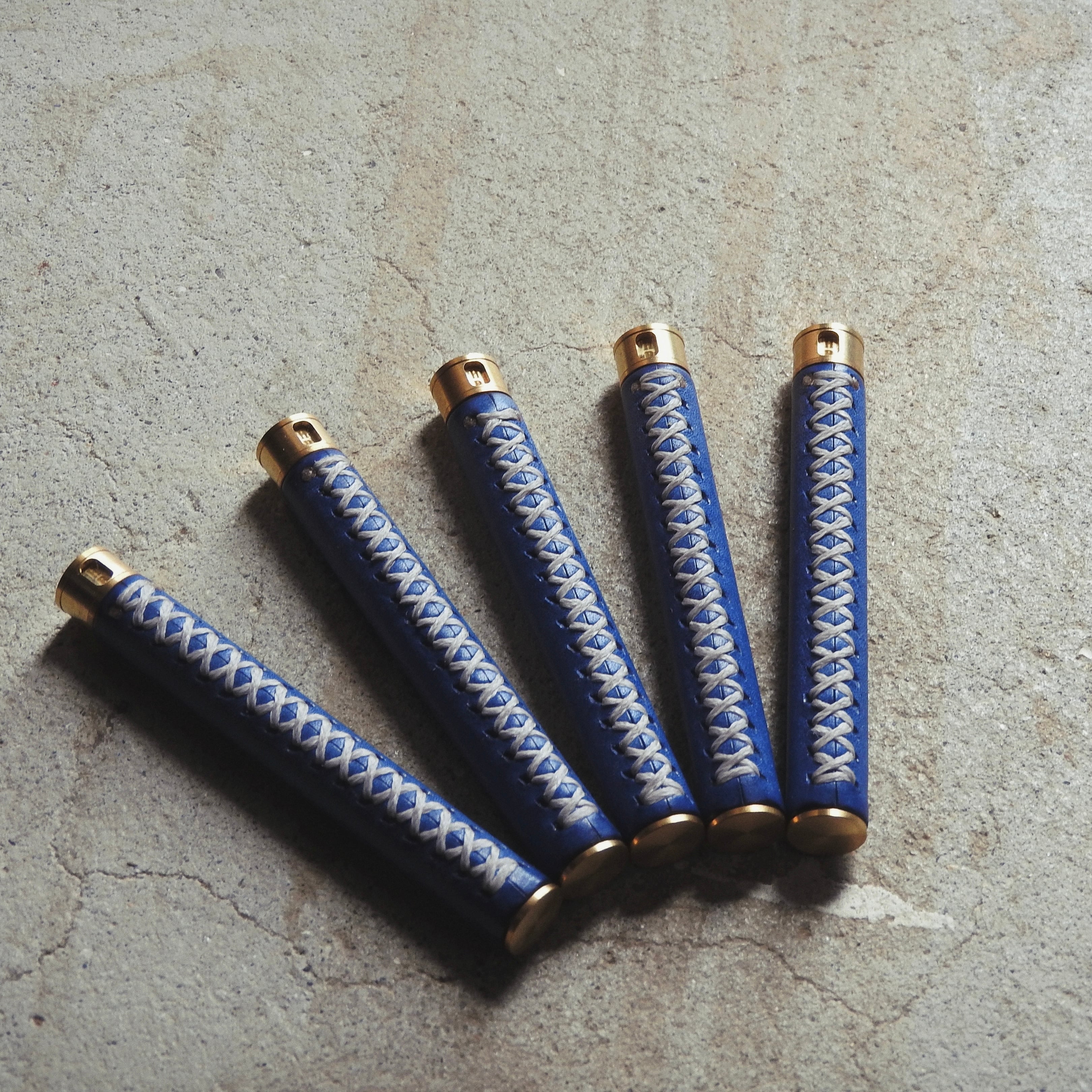 コラボ限定色】Schicksal×Kohanyan 硬度表示窓付き革軸芯ケース マヤ