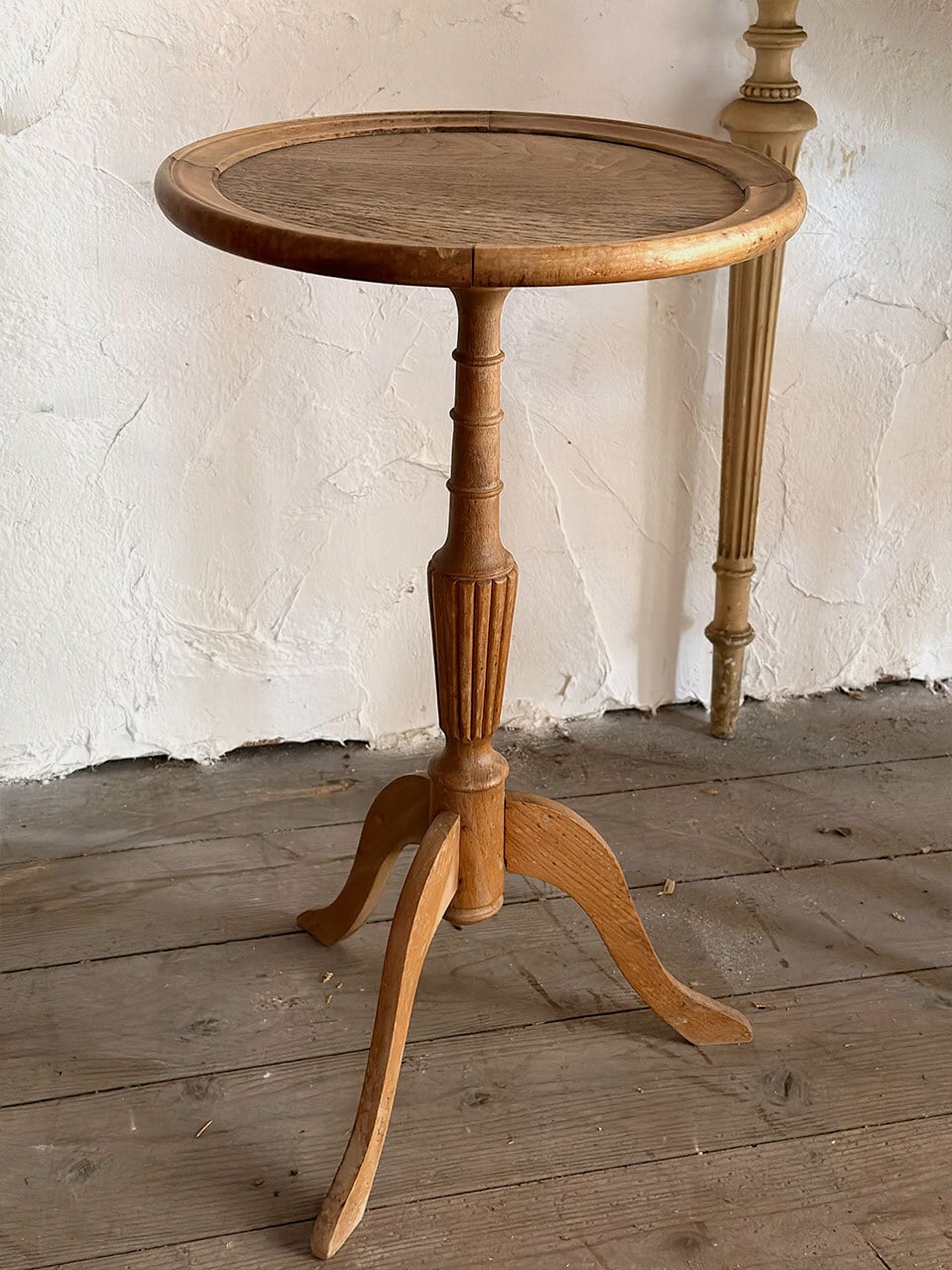 木製 丸テーブル サイドテーブル 木肌 | Brocante de La Cocotte