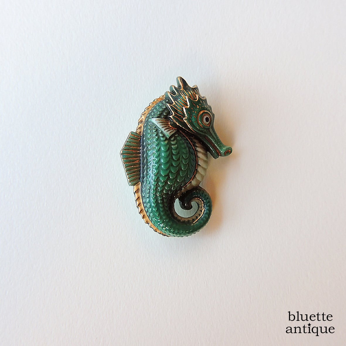 ヴィンテージ トシカネジュエリー 有田焼 竜の落とし子のボタン【緑