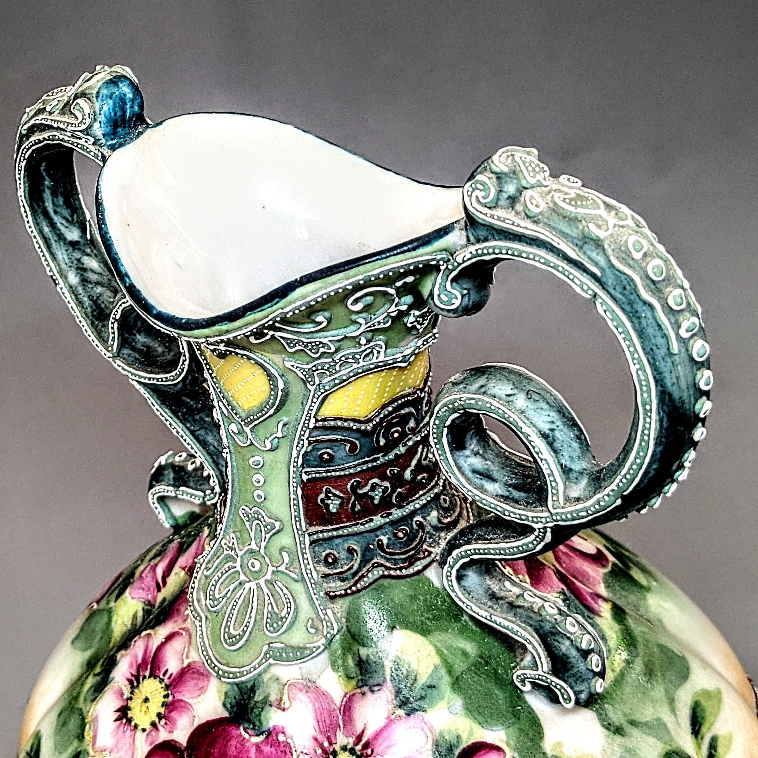 希少】オールドニッポン 薔薇紋 一陳盛上げ アールヌーボー 花瓶 ビー