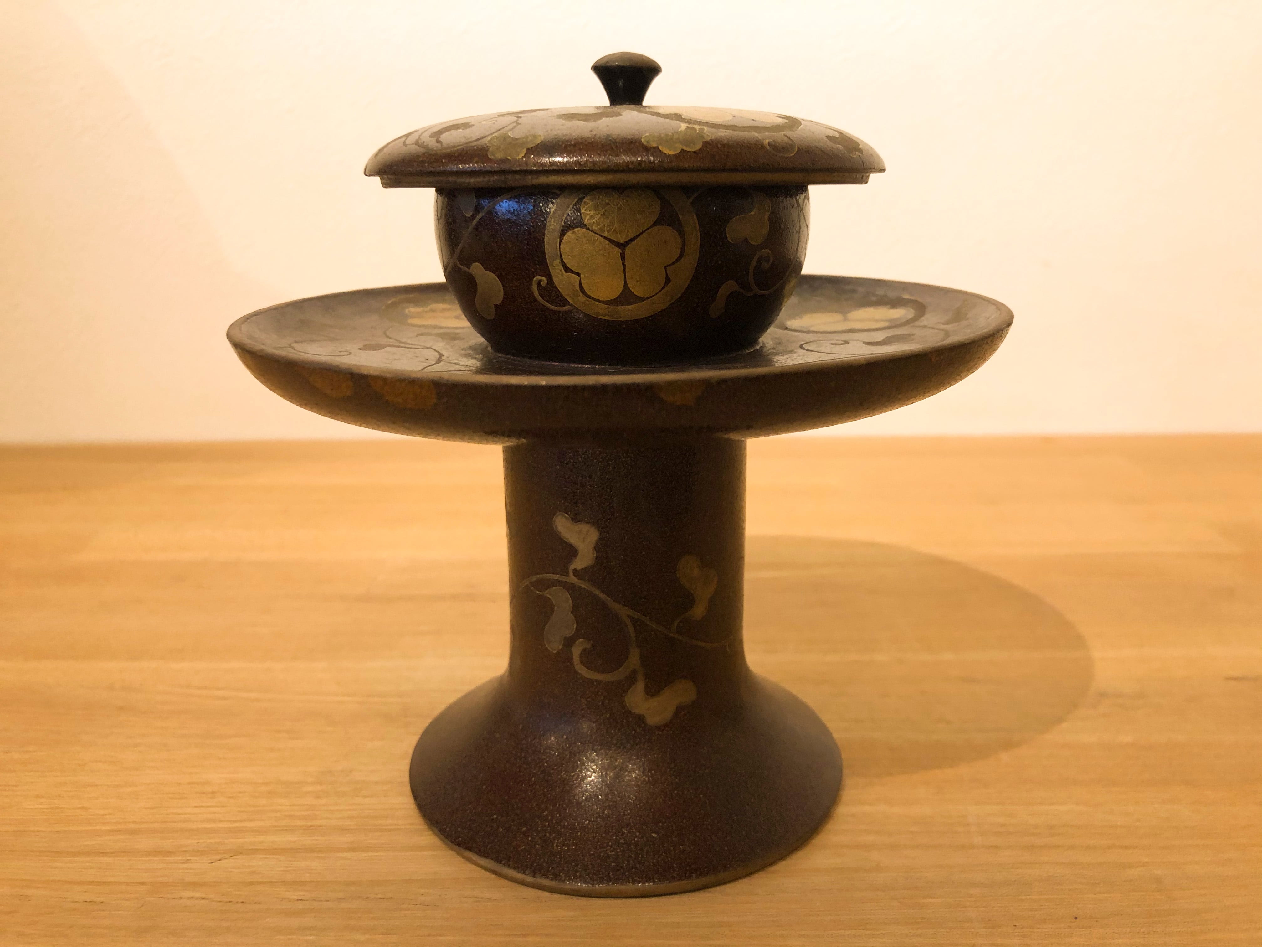 十三代 酒井田柿右衛門 瓢箪 箸置き ＃79 13代酒井田柿右衛門 瓢箪型