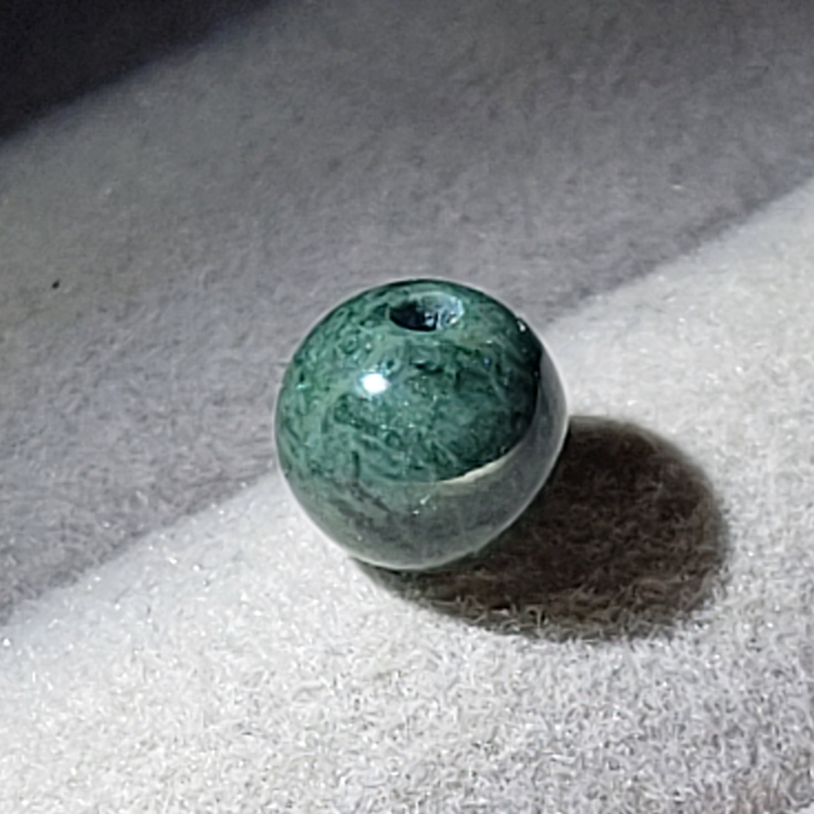 6㍉黒緑・糸魚川翡翠:丸玉バラ BMD-bgr0003 | 糸魚川翡翠工芸家 赤羽