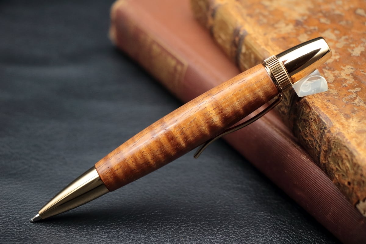 神が宿る木 ハワイアンコアカーリー 縮杢特上 ゴールド金具・Chouette