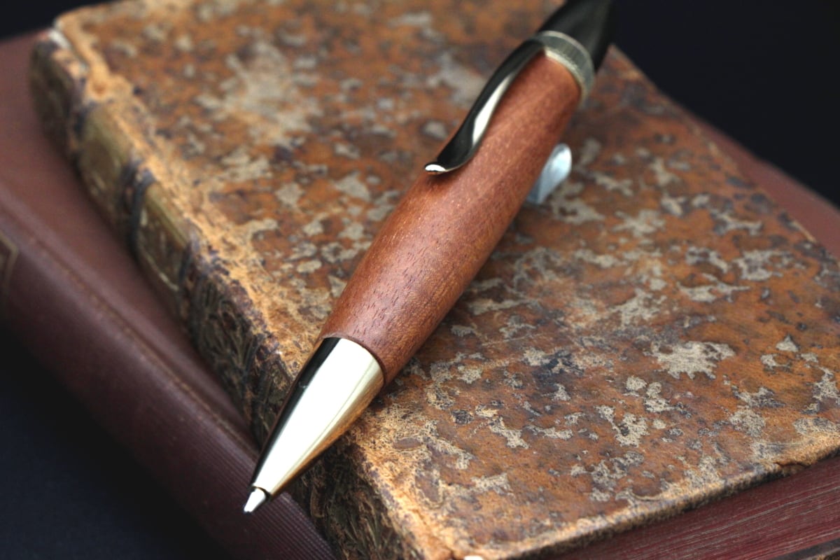 世界三大銘木 キューバンマホガニー ゴールド金具・Chouette」木軸ペン