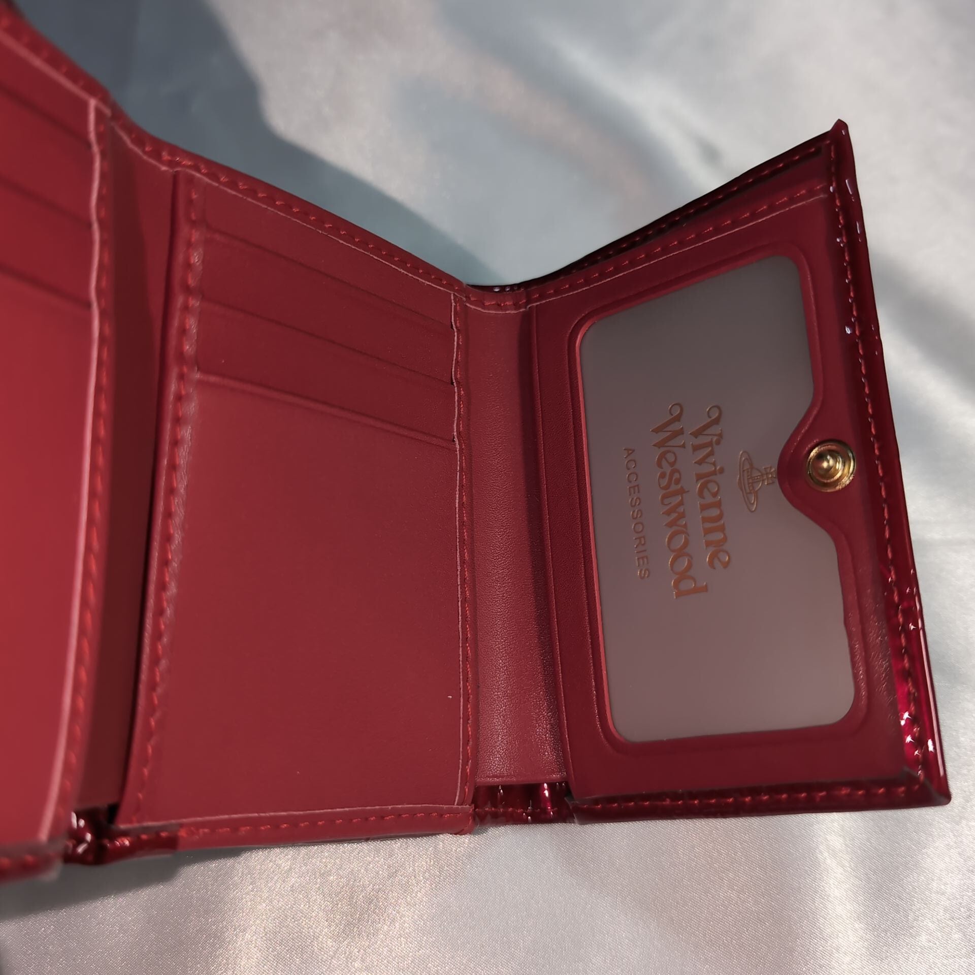 ヴィヴィアン・ウエストウッド エナメル 三つ折り財布 レッド