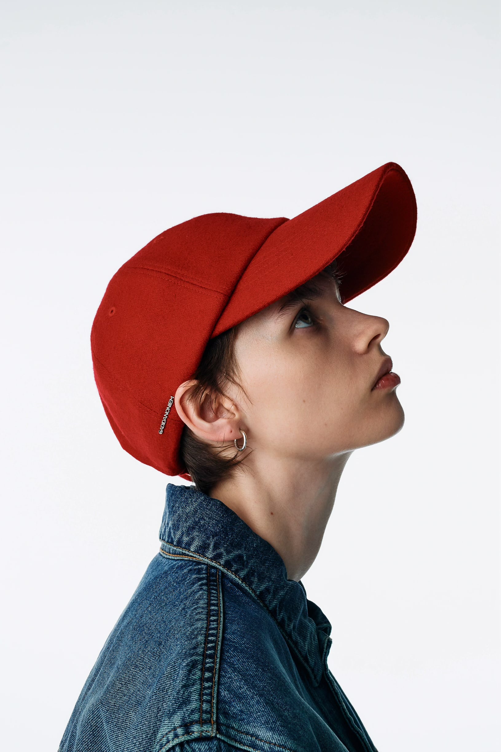 GADID ANONIEM RUUD/ RED キャップ