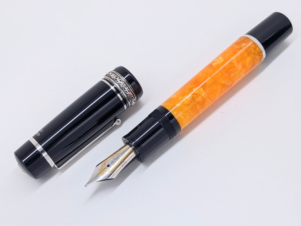 ドルチェビータ | 川口明弘の調整万年筆