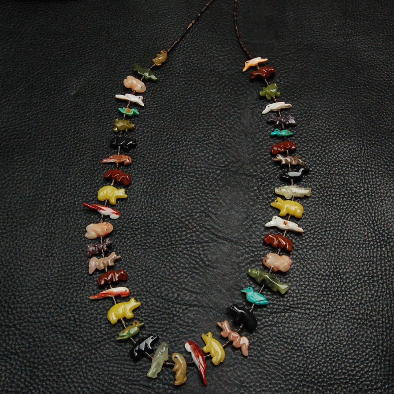 ズニ族 アニマル ネックレス ナバホ インディアンジュエリー Indian