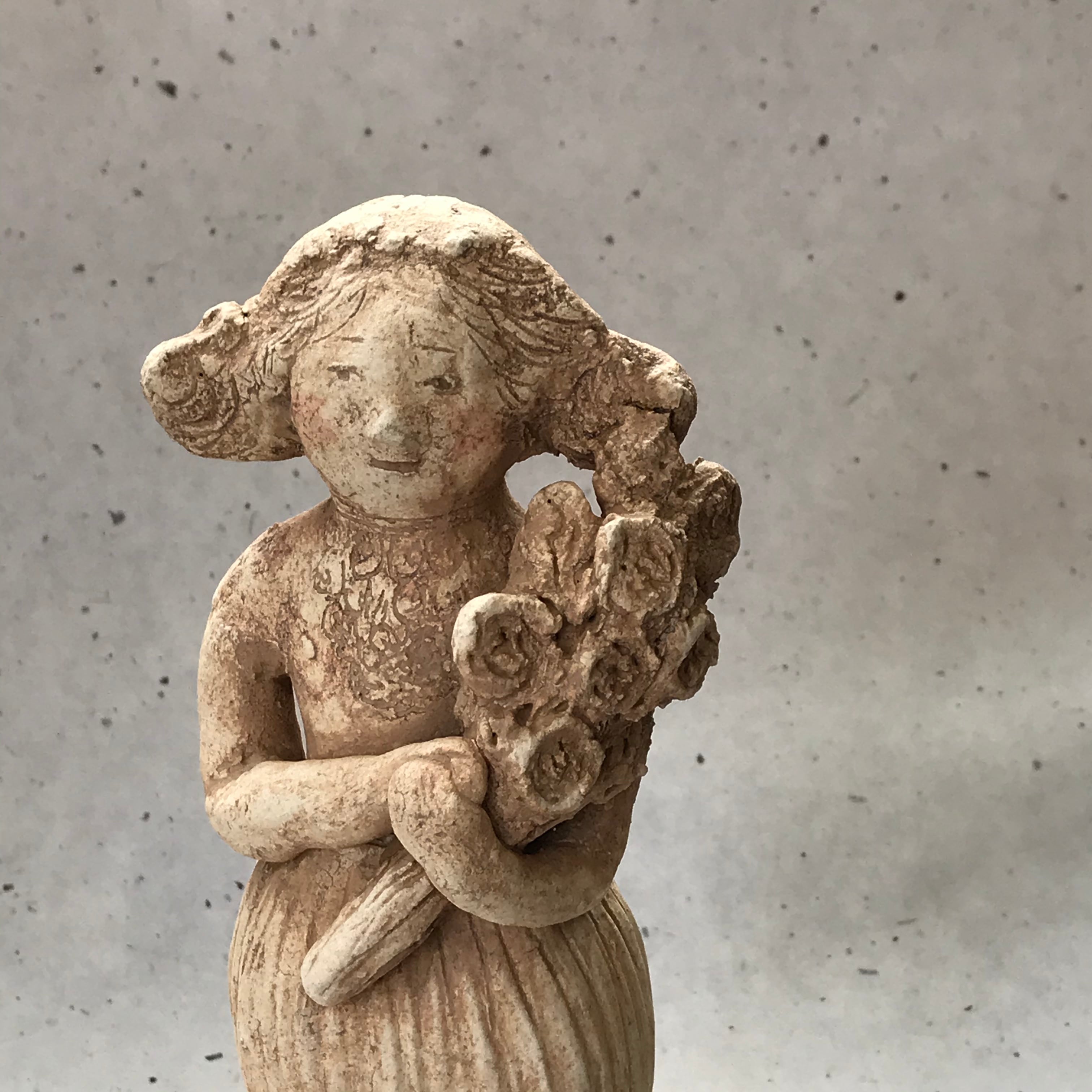 花を持つ女の子 浜比嘉詩子UTA01 | ISOBEYA