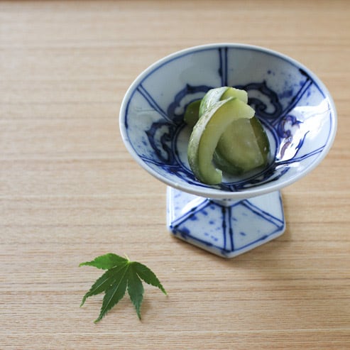 染付花唐草文六角縁高台杯（杯洗？） 染付花唐草文六角縁高台杯（杯洗？）