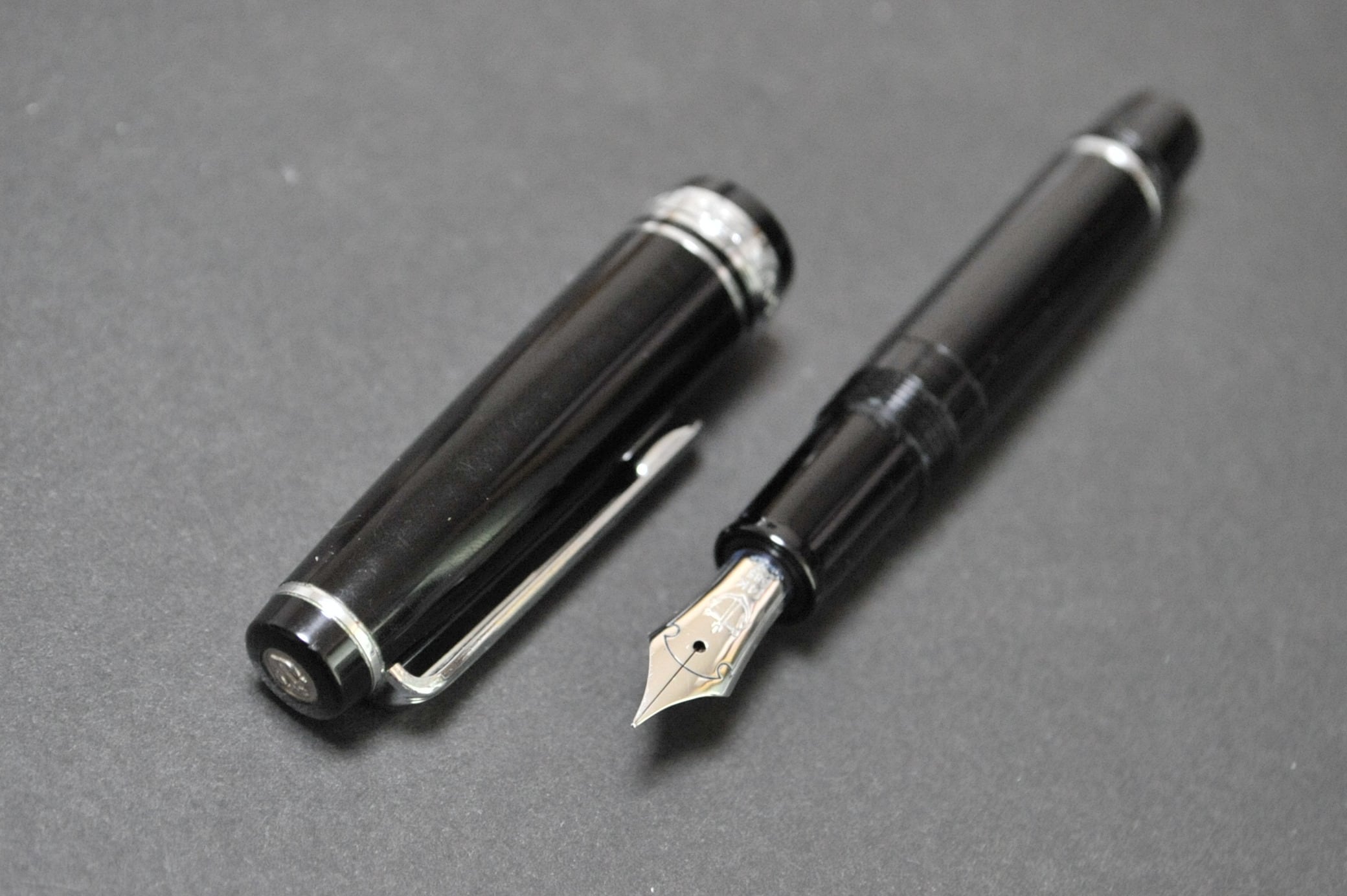 セーラー万年筆 プロギア スリム ミニ 銀 SAILOR （細字） 14K 01693