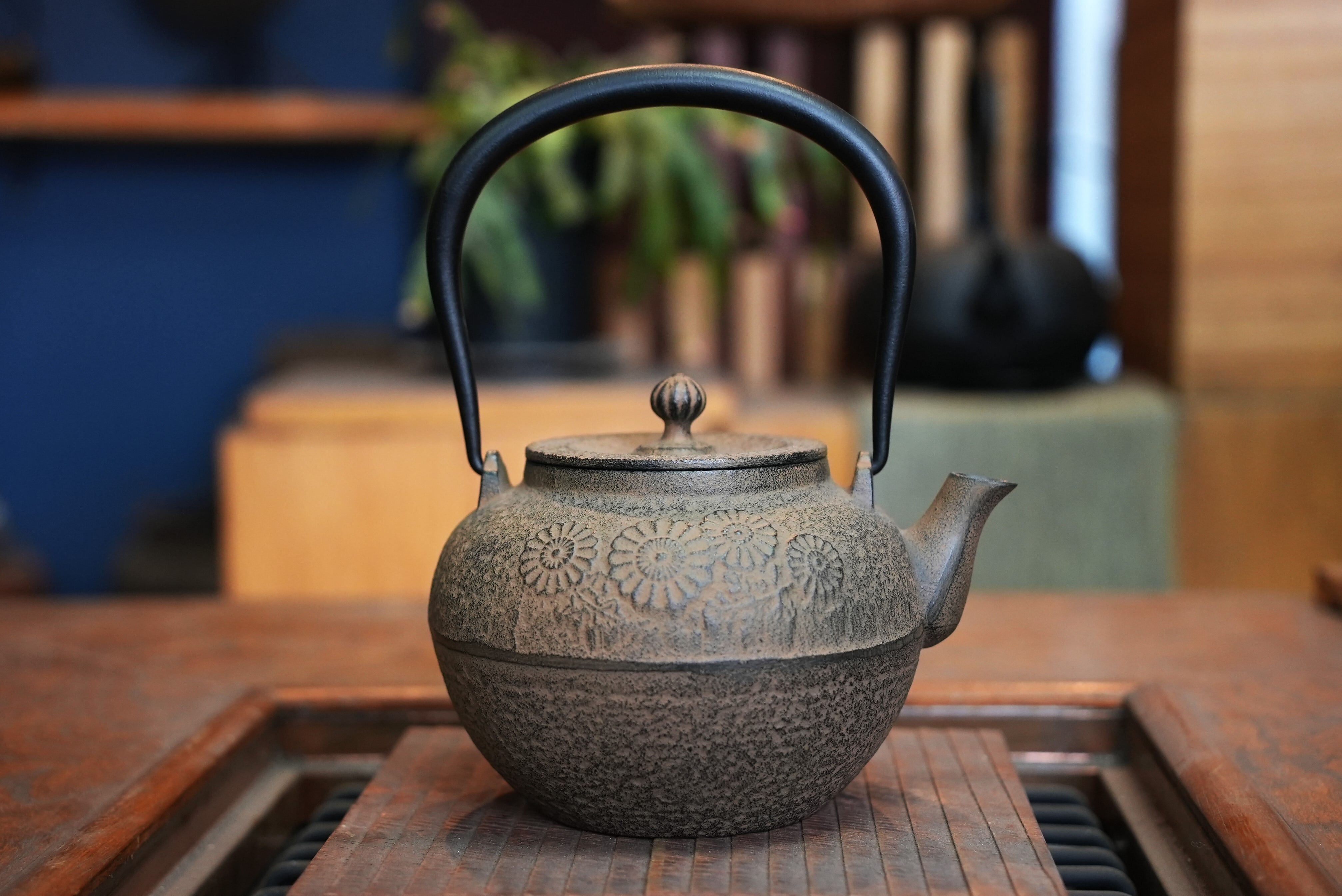 受注生産品)南部鉄器 鉄瓶 宝徳菊 ひさご色 0.8L | 1848年創業 南部