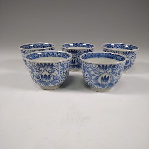 線描 湯呑 伊万里 染付 花紋 唐草文 生活骨董 日々の器 日本の古いもの